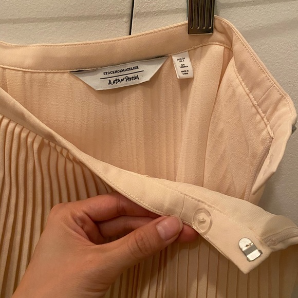 &other stories beige pleated midi skirt (US4) - Picture 2 of 2